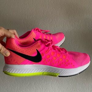 Nike Women's Pegasus 31 Running Shoes